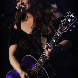 Shelley King concert at Artz Rib house, Austin on 17 June 2009