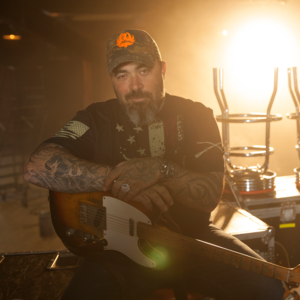 Aaron Lewis concert at Lowell Memorial Auditorium, Lowell on 07 April 2023