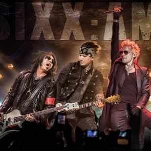 Sixx:A.M. concert at Toyota Amphitheatre, Wheatland on 08 May 2008