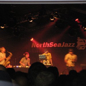 Pete Philly & Perquisite concert at Istora Senayan, Jakarta on 30 October 2009